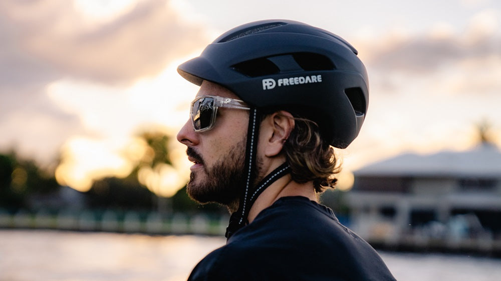 Casque de vélo réglable avec lumière LED